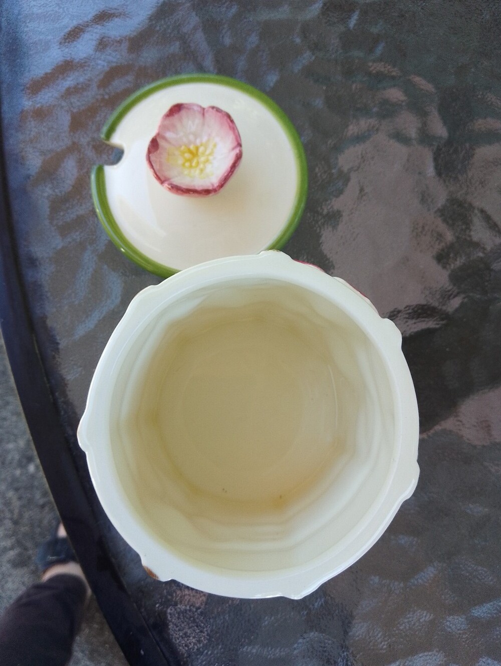 Adorable Honey Container - Picture 2 of 6